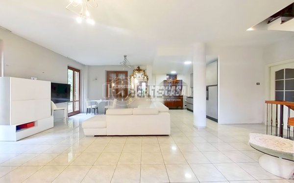 casa indipendente in vendita a Seregno