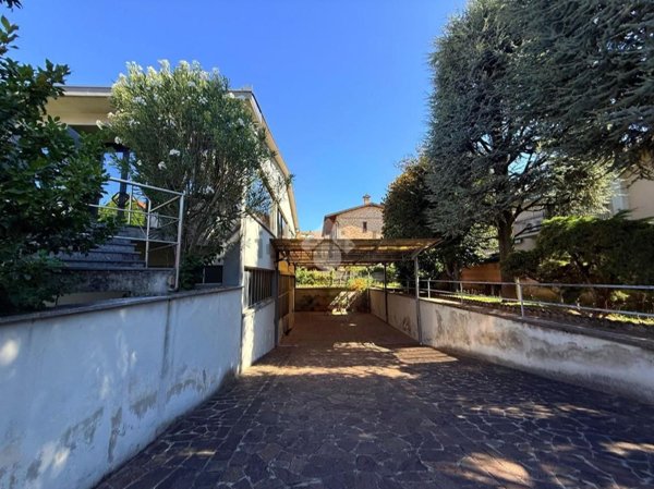 capannone in vendita a Seregno