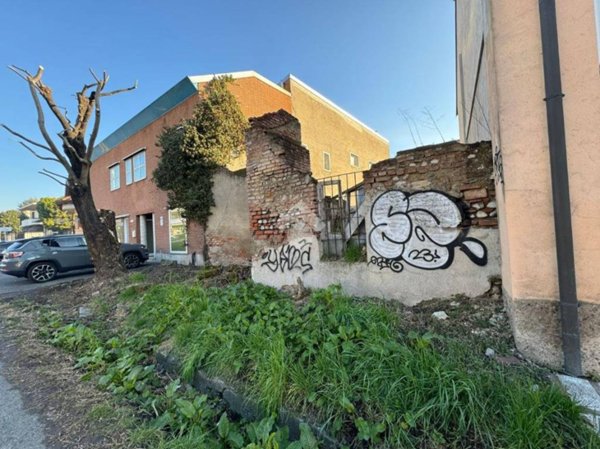 casa indipendente in vendita a Seregno