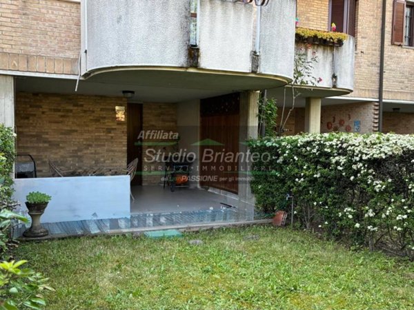 casa indipendente in vendita a Seregno