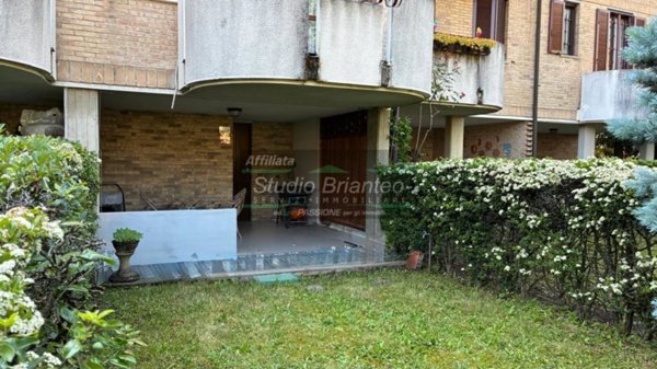 casa indipendente in vendita a Seregno
