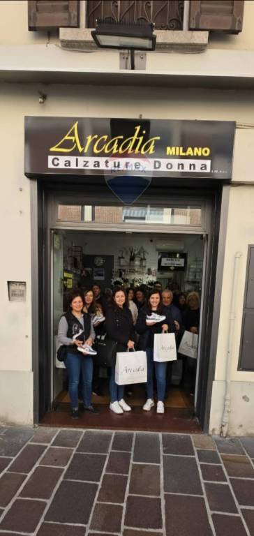 negozio in vendita a Seregno