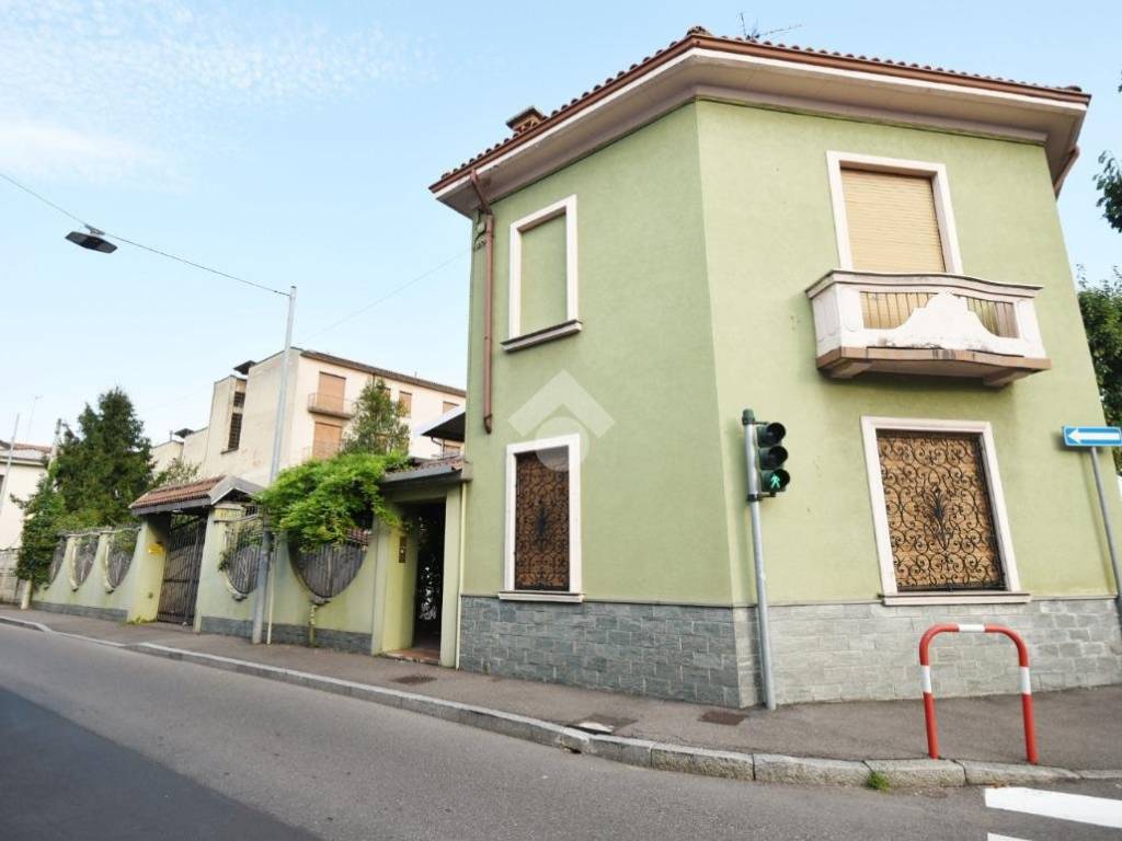 casa indipendente in vendita a Seregno