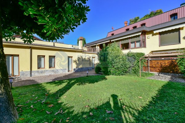 casa indipendente in vendita a Seregno