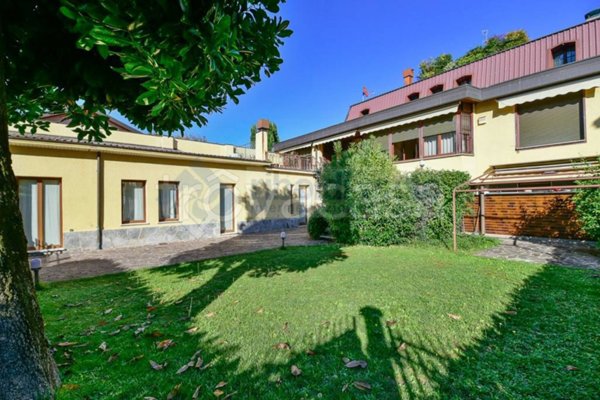 casa indipendente in vendita a Seregno