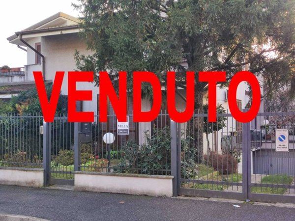 casa indipendente in vendita a Seregno