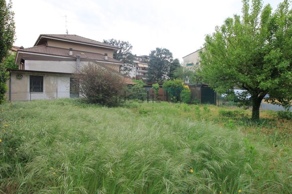 casa indipendente in vendita a Seregno