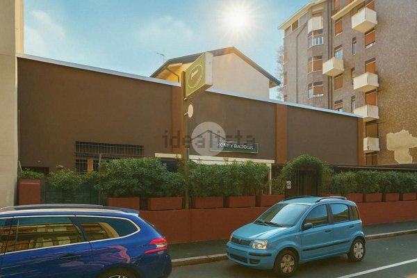 locale commerciale in vendita a Seregno