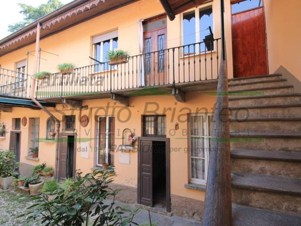 casa indipendente in vendita a Seregno