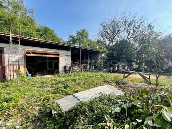 casa indipendente in vendita a Seregno