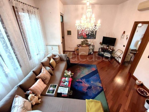 casa indipendente in vendita a Seregno