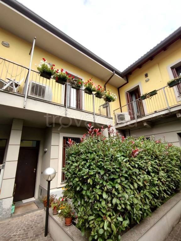 casa indipendente in vendita a Seregno