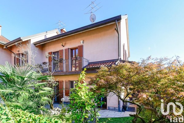 casa indipendente in vendita a Seregno