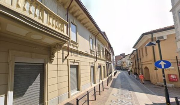 negozio in vendita a Seregno