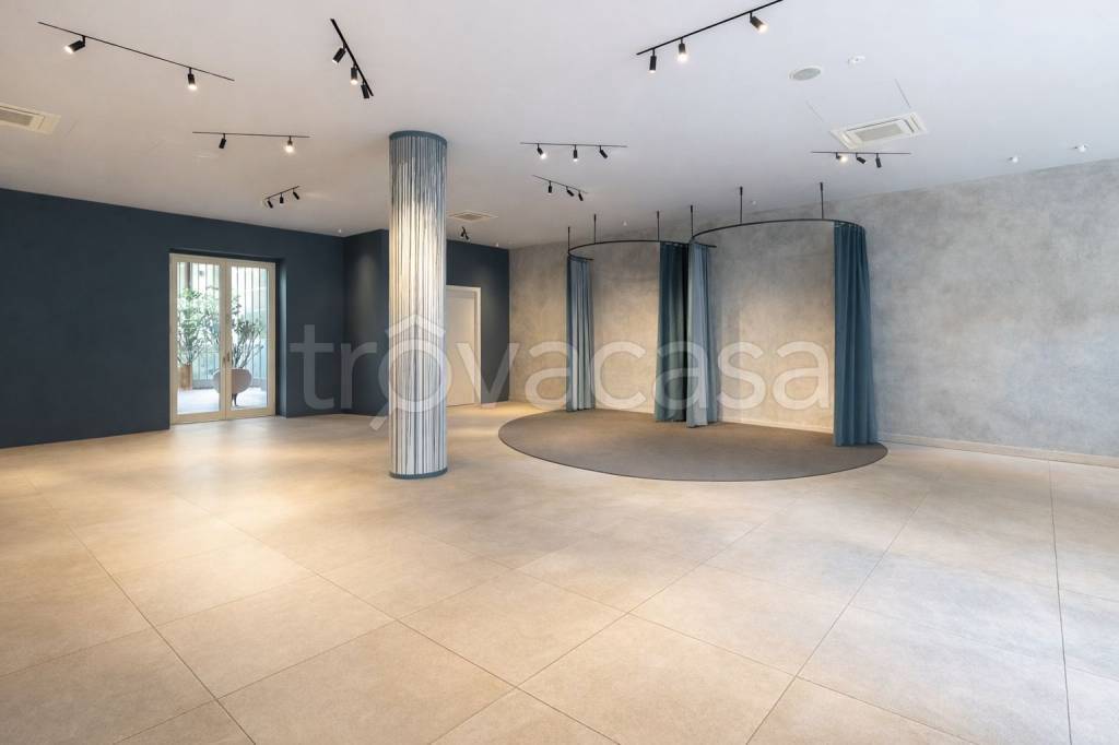 negozio in vendita a Seregno