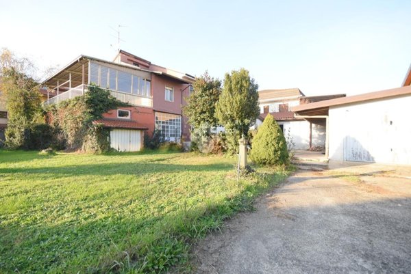 casa indipendente in vendita a Seregno