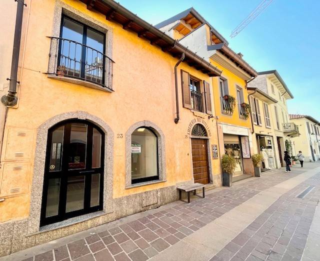 negozio in vendita a Seregno