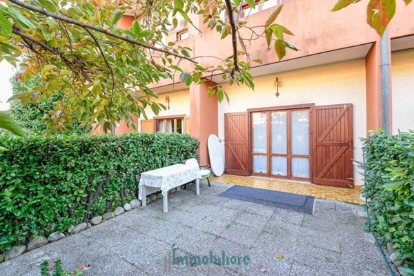 casa indipendente in vendita a Seregno