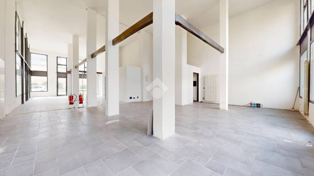 negozio in vendita a Seregno