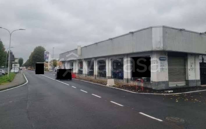 locale commerciale in vendita a Seregno