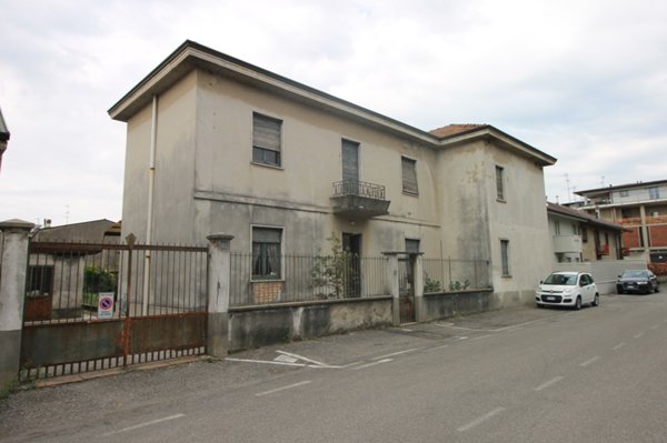 casa indipendente in vendita a Seregno