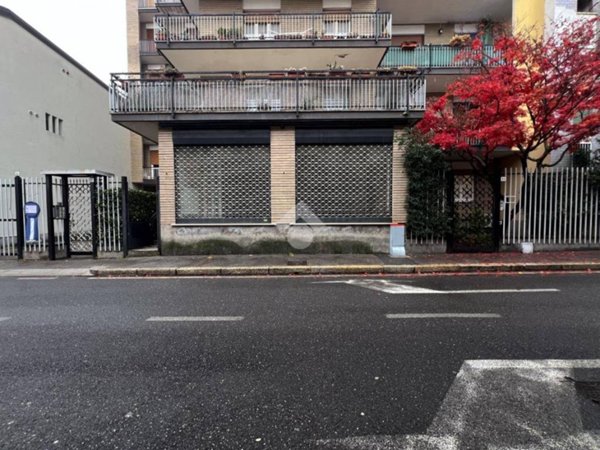 negozio in vendita a Seregno