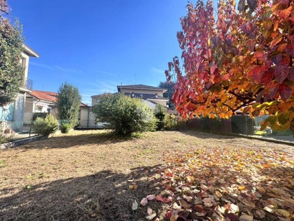 casa indipendente in vendita a Seregno