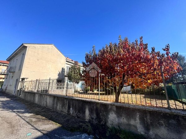 casa indipendente in vendita a Seregno