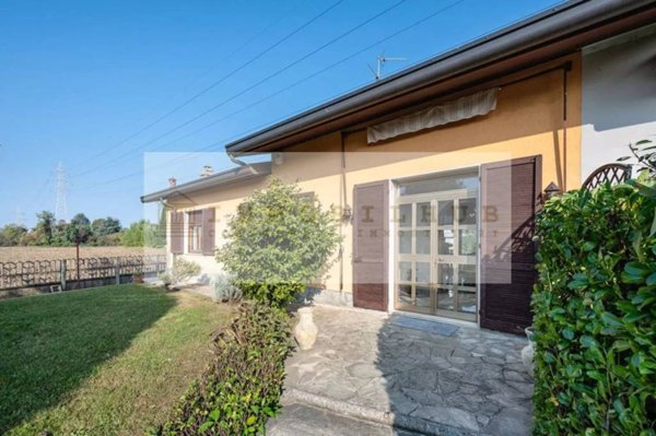 casa indipendente in vendita a Seregno
