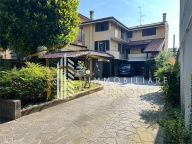 casa indipendente in vendita a Seregno