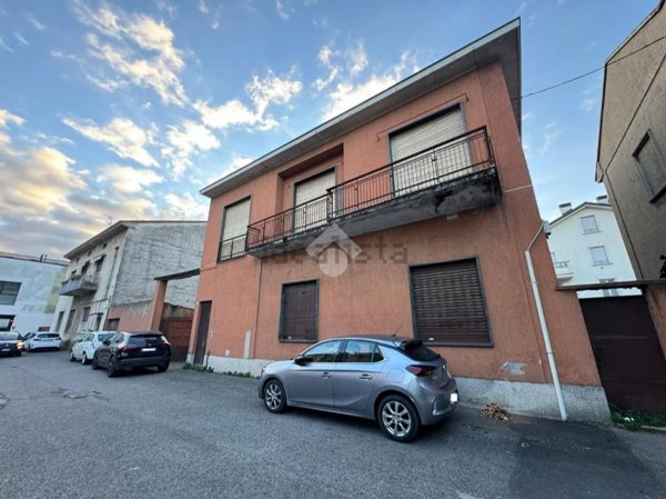 casa indipendente in vendita a Seregno