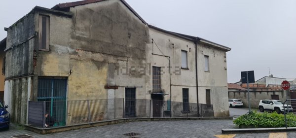 casa indipendente in vendita a Seregno