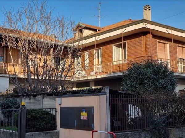 casa indipendente in vendita a Seregno