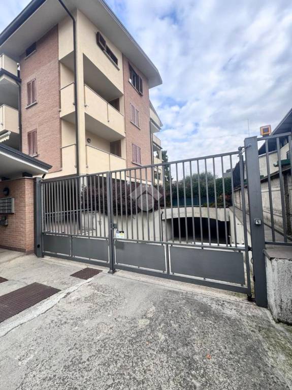 locale di sgombero in vendita a Seregno