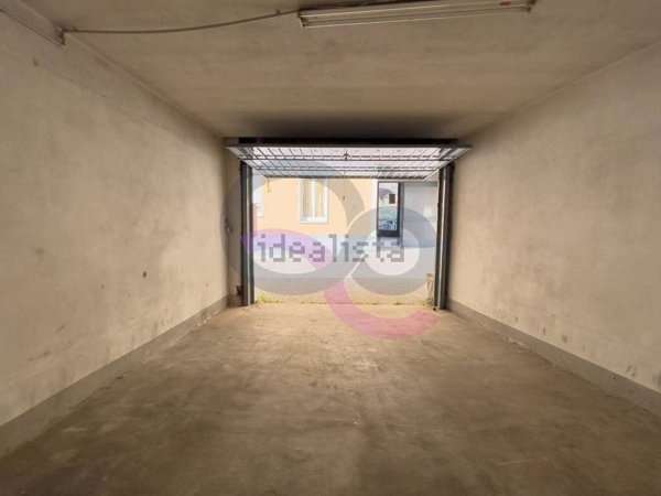 locale di sgombero in vendita a Seregno