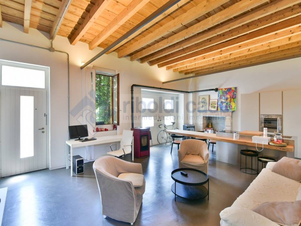 casa indipendente in vendita a Seregno