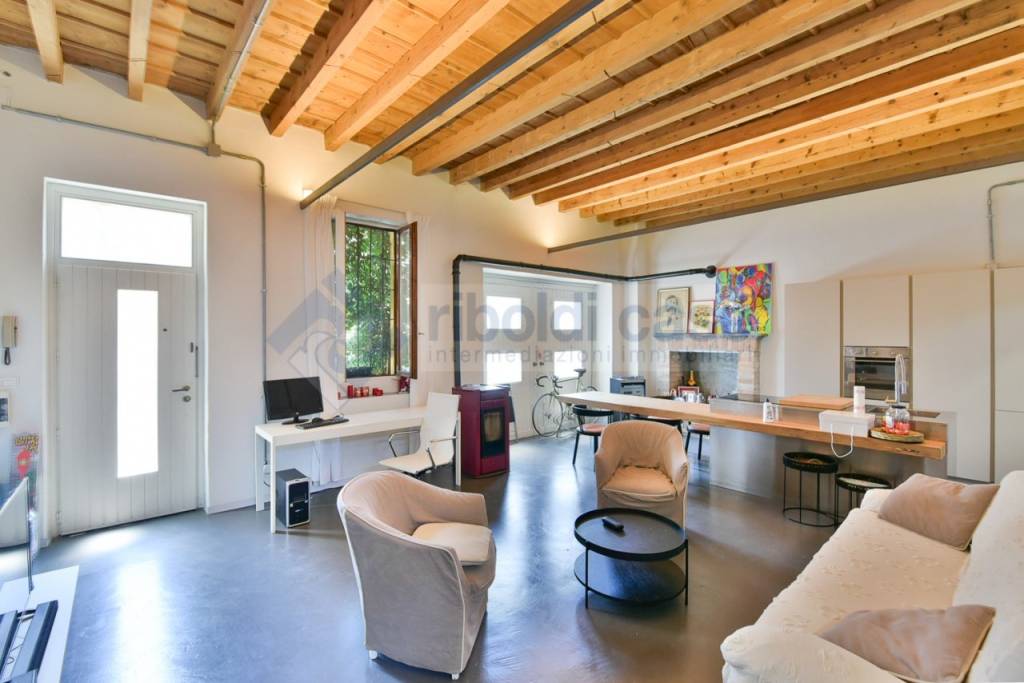 casa indipendente in vendita a Seregno