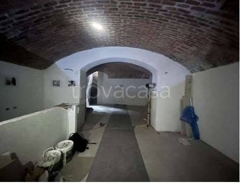 locale commerciale in vendita a Seregno