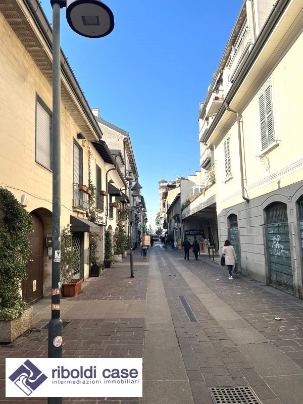 negozio in vendita a Seregno