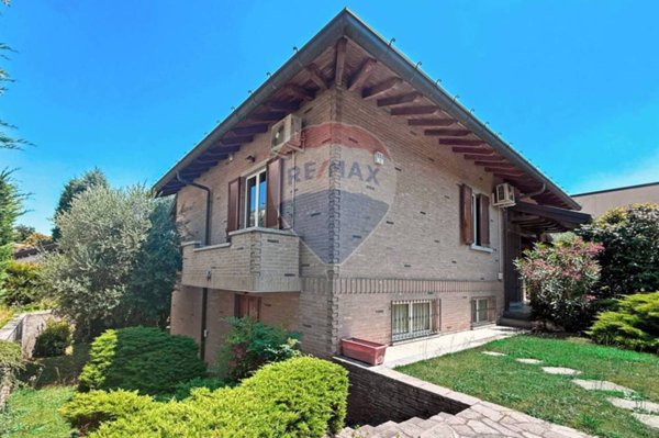 casa indipendente in vendita a Seregno