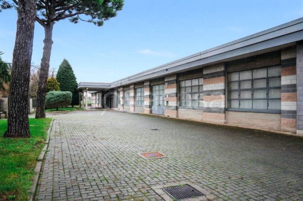 locale commerciale in vendita a Seregno