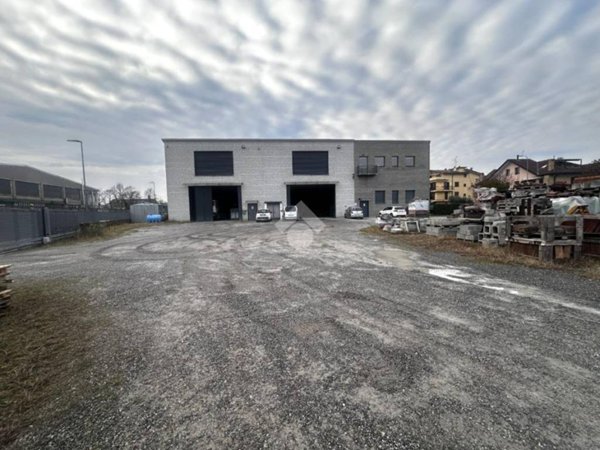 capannone in vendita a Seregno