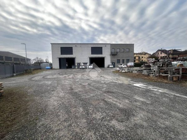capannone in vendita a Seregno