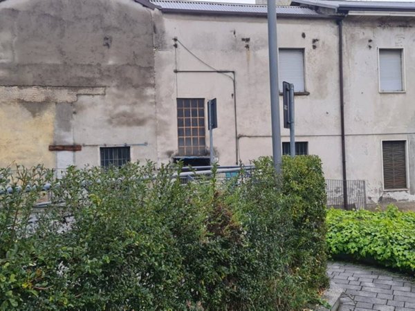 casa indipendente in vendita a Seregno
