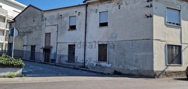 casa indipendente in vendita a Seregno