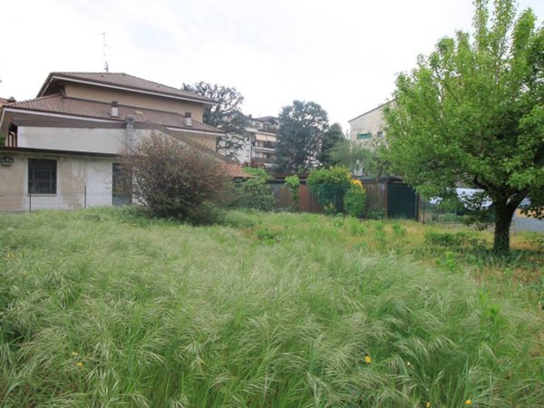 casa indipendente in vendita a Seregno