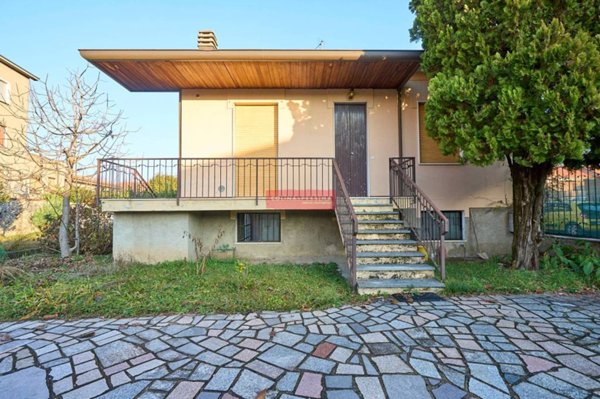 casa indipendente in vendita a Seregno