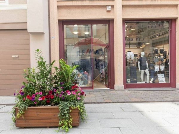 negozio in vendita a Seregno