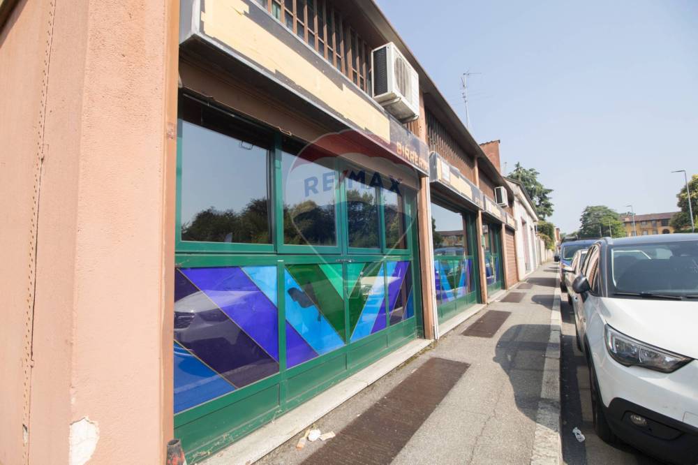 locale commerciale in vendita a Seregno
