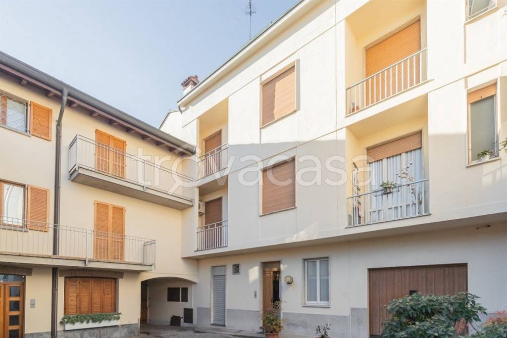 casa indipendente in vendita a Seregno